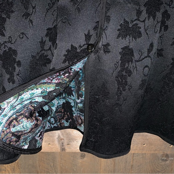 Women’s 2X COLDWATER CREEK Black Reversible Grapes Vines to Paisley Button Coat - Picture 16 of 16